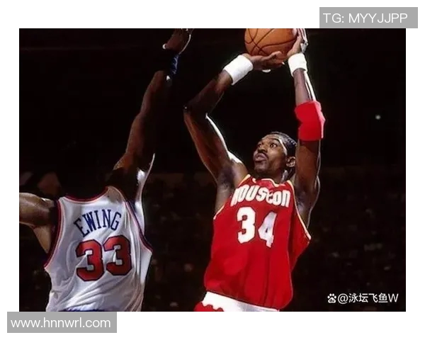 奥拉朱旺亲自指导姚明传授篮球技巧与职业经验的传奇故事